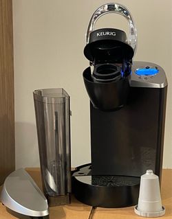 Keurig K Classic Single Serve Coffee Maker with Keurig K Cup Metal Holder