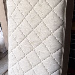 Pillow top Twin Mattress 