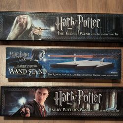 The Elder and Harry Potter Illuminating Wand with Stand
