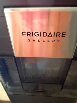 Frigidaire Gallery Nugget Ice Maker 44 Pound Making Capacity No Metal Scoop