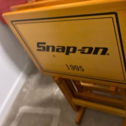 Snap-on Tools 4 Piece Fold Up Side/dinner Tables