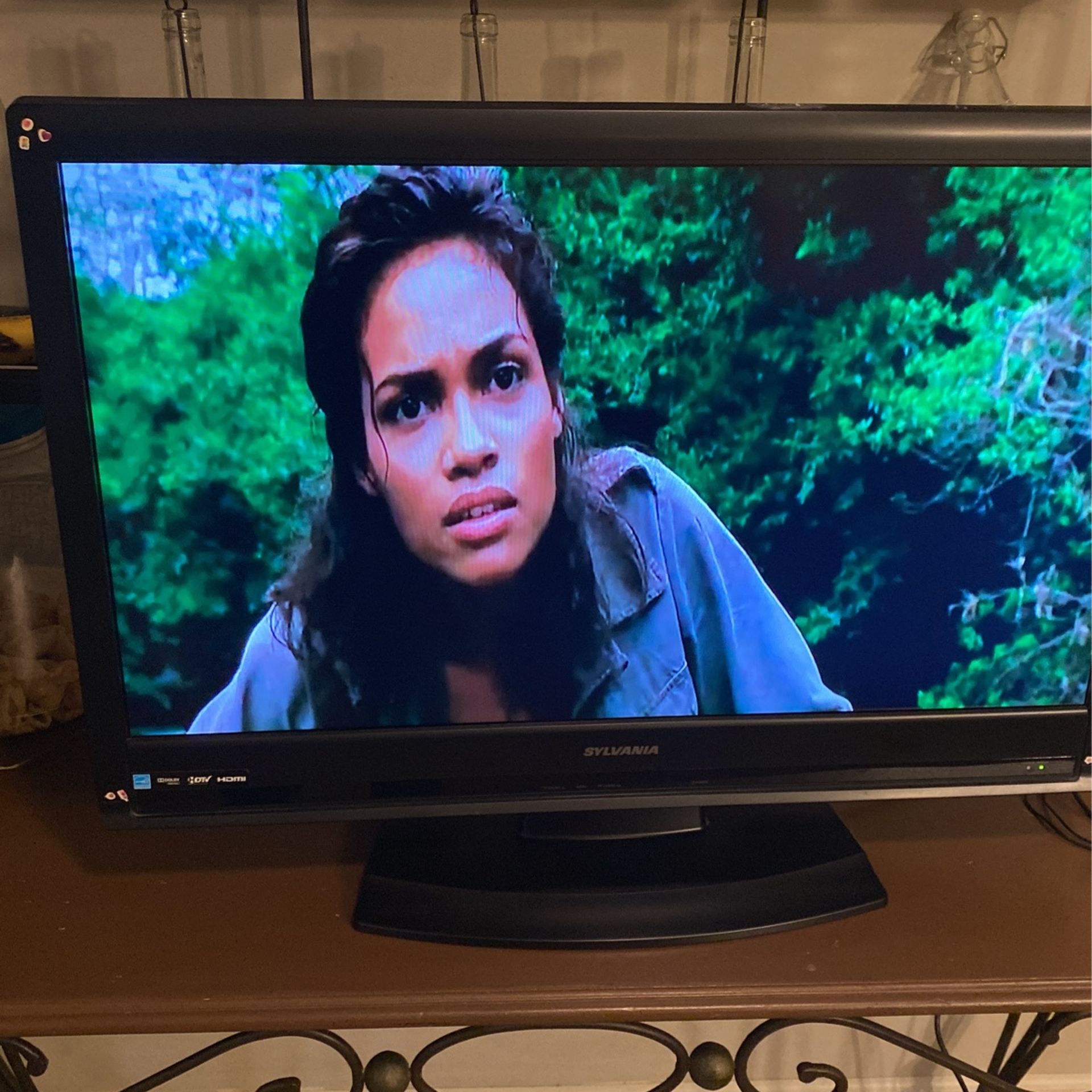 Sylvania Tv 30”