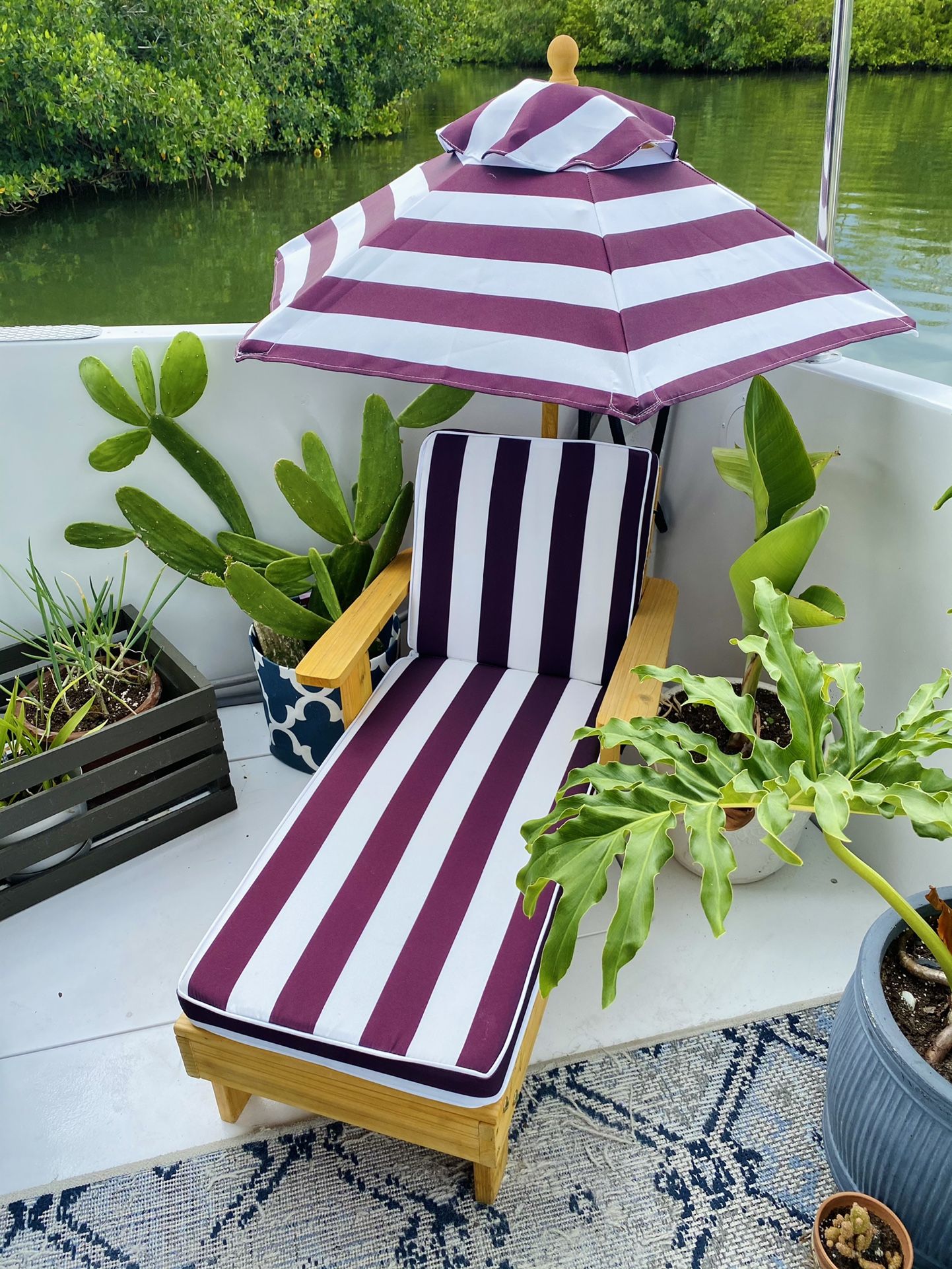 Kidkraft Outdoor Lounge Chair & Umbrella