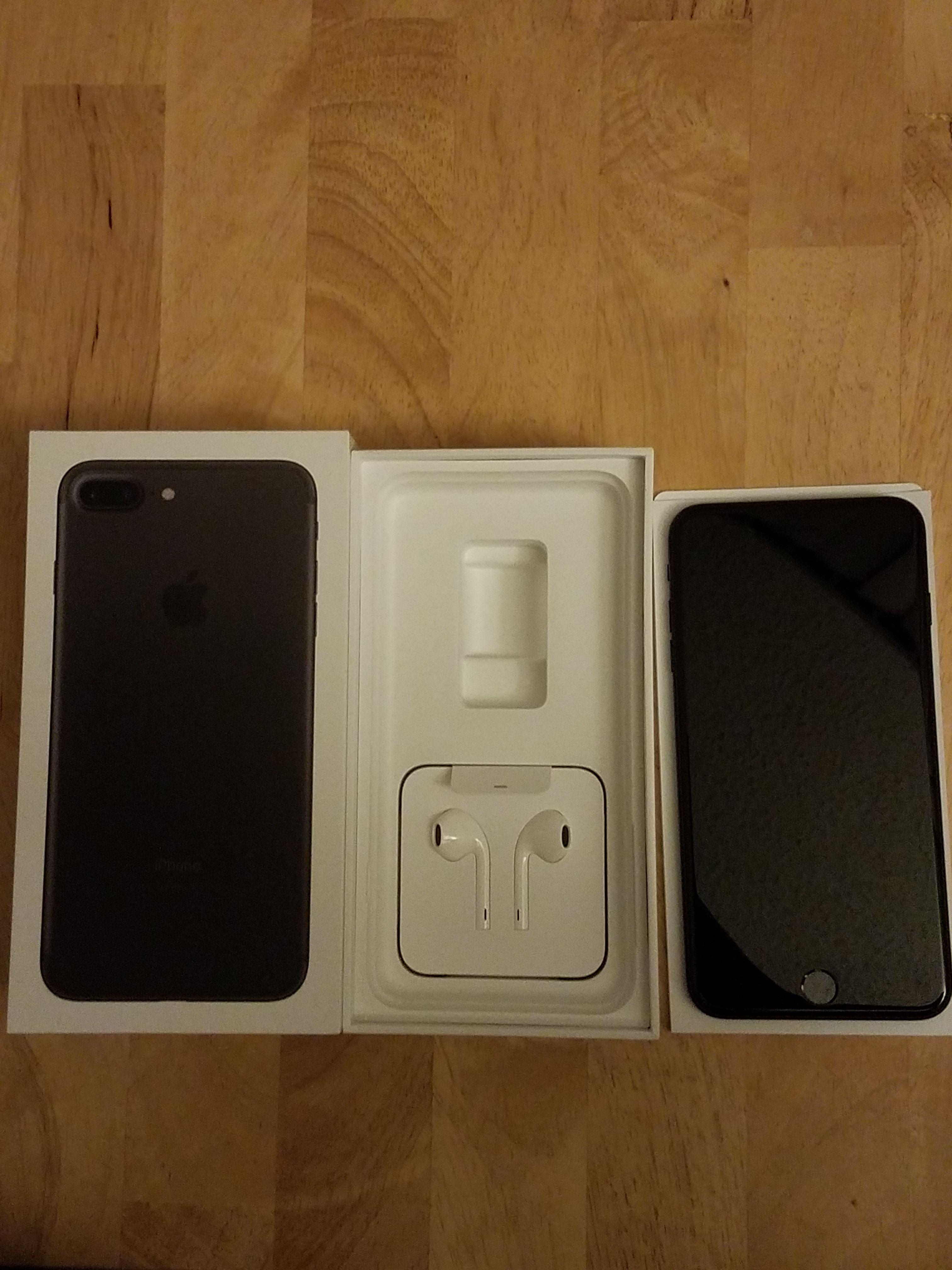 iPhone 7 Plus (Like New Condition)