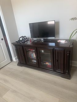 Tv console