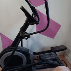 Like-New Elliptical Machine – Barely Used & Ready for a New Home!