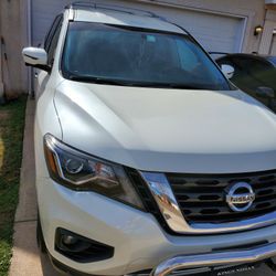2017 Nissan Pathfinder SL