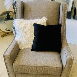 Gray Wingback Chairs Brand New 💙
