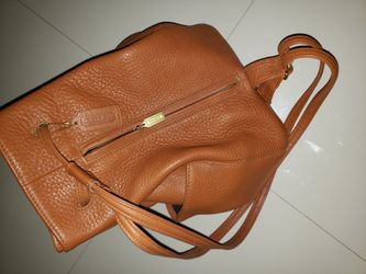 AUTHENTIC leather COACH drawstring BACKPACK CAN BE WORN 2 ways