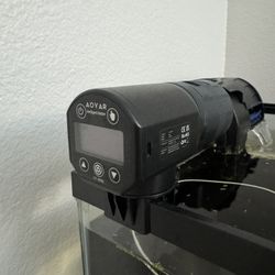 Automatic Aquarium Feeder