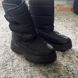 Like New Men’s Winter Boots Size 8