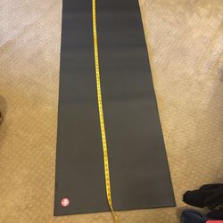 Manduka Non-Slip Raised Pattern Yoga Mat Black PVC 85x26in Unisex Rectangle Yoga