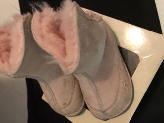 Baby walker size pale pink uggs
