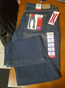 Levi strauss womans size 12 short