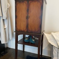 Cabinet With Shelf