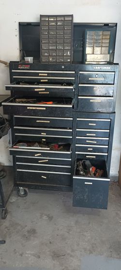 CRAFTSMAN TOOL BOX....LOADED!