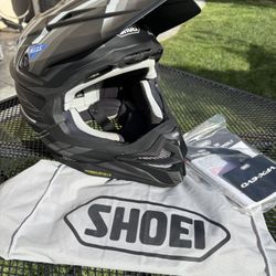 Shoei VFX-Evo Pinnacle Helmet