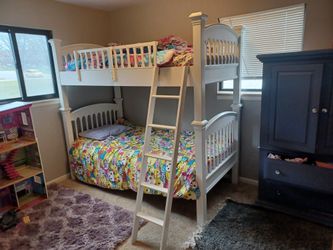Kids Bunk Bed Whith Both Mattresses Great Condition 
