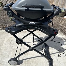 Weber Q1000 Electric Grill w/ Stand, Cover, Grill Pans