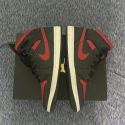 Jordan 1 Mid