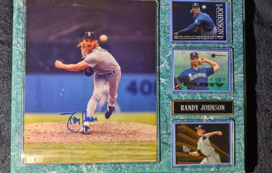 Beautiful framed Randy Johnson autographed 8×10 photo display – perfect Mariners/man-cave piece!
