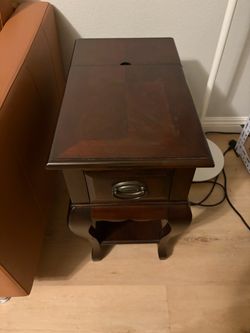 Solid wood end table (with power outlet)
