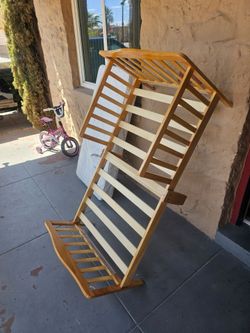 Toddler bed frame