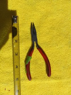 Needle Nose Pliers (Mini)