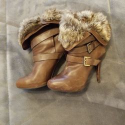 Guess Women's Boots Size 8