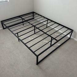 MODERN BLACK METAL BED FRAME - QUEEN