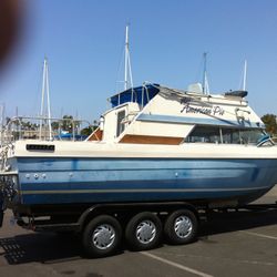 Bayliner Yacht 