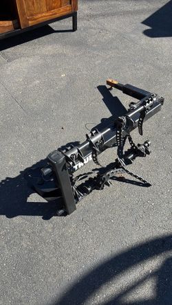 Thule bicycle rack for four bikes