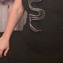 Vestido Negro Corto De Tirantes Adaptables