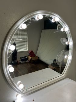 Circle mirror