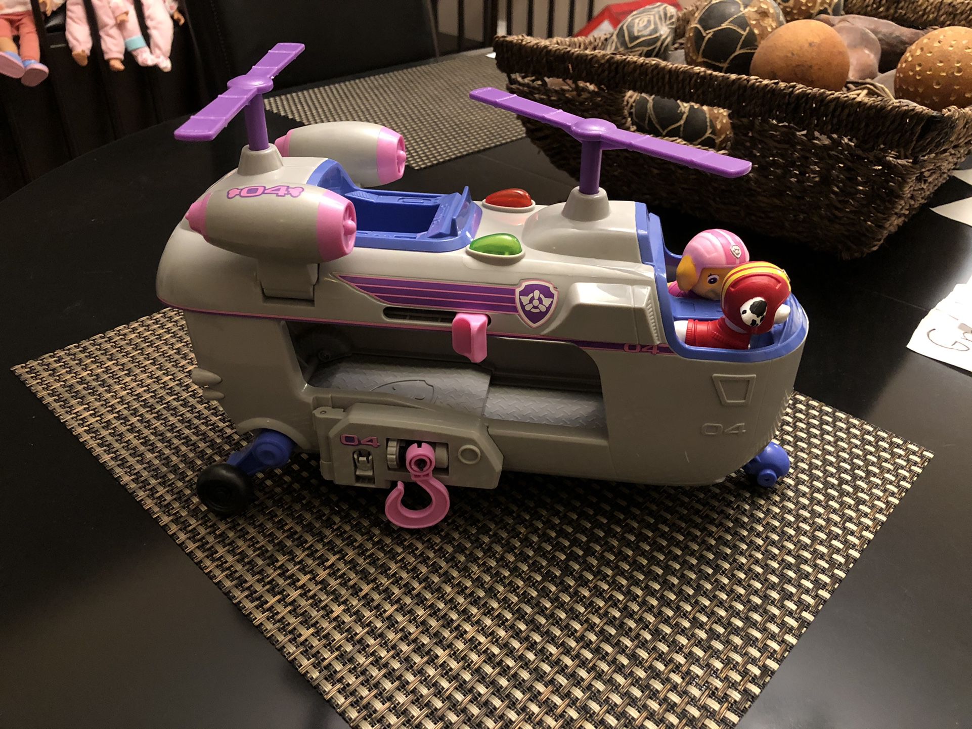Paw Patrol Skye’s Ultimate Rescue Ultimate Helicopter Vehicle Playset