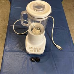 Kitchen Aid Blender With 2 Spare Coupler