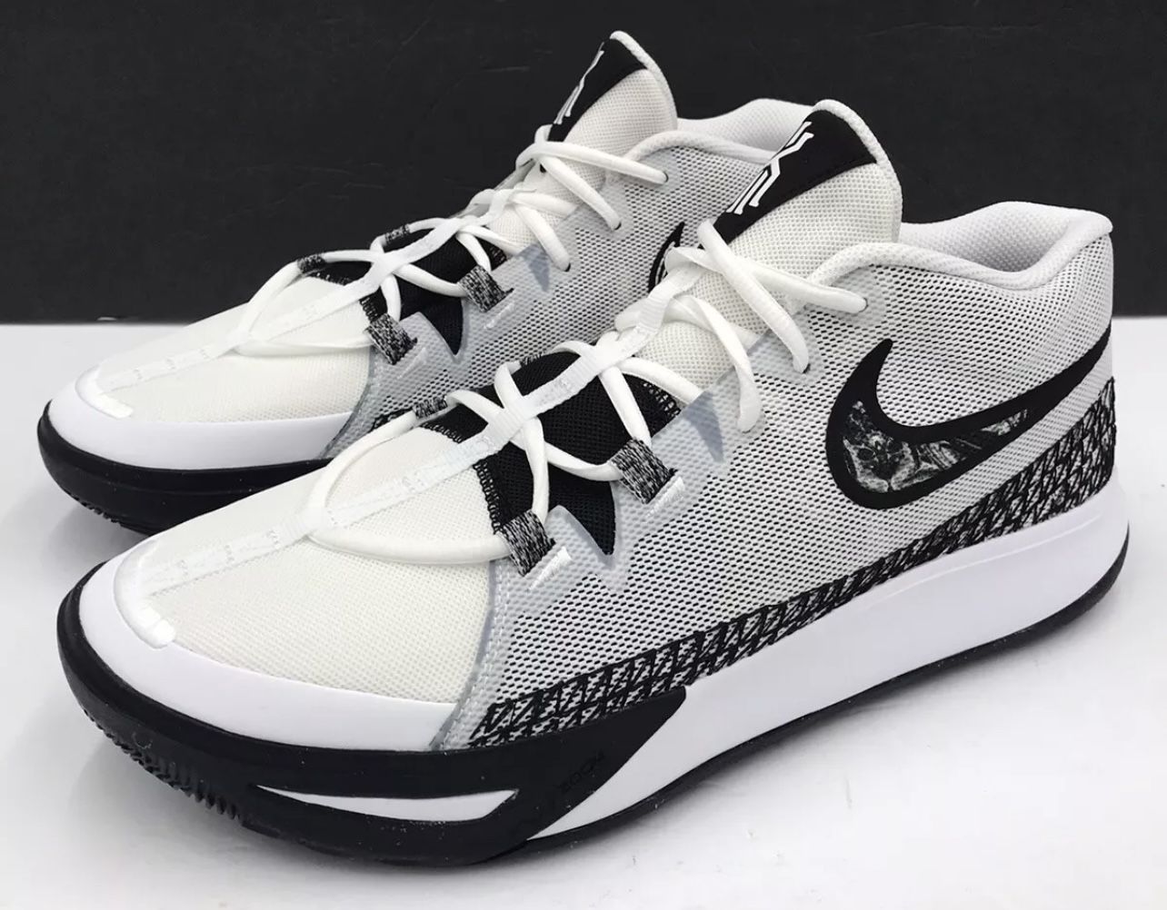 Nike Kyrie Flytrap 6 EP White Black DM1125-101 “Not Box”!