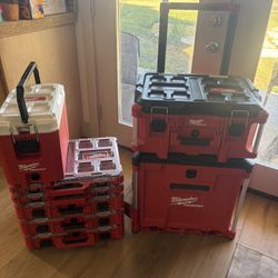 Milwaukee Pack out New