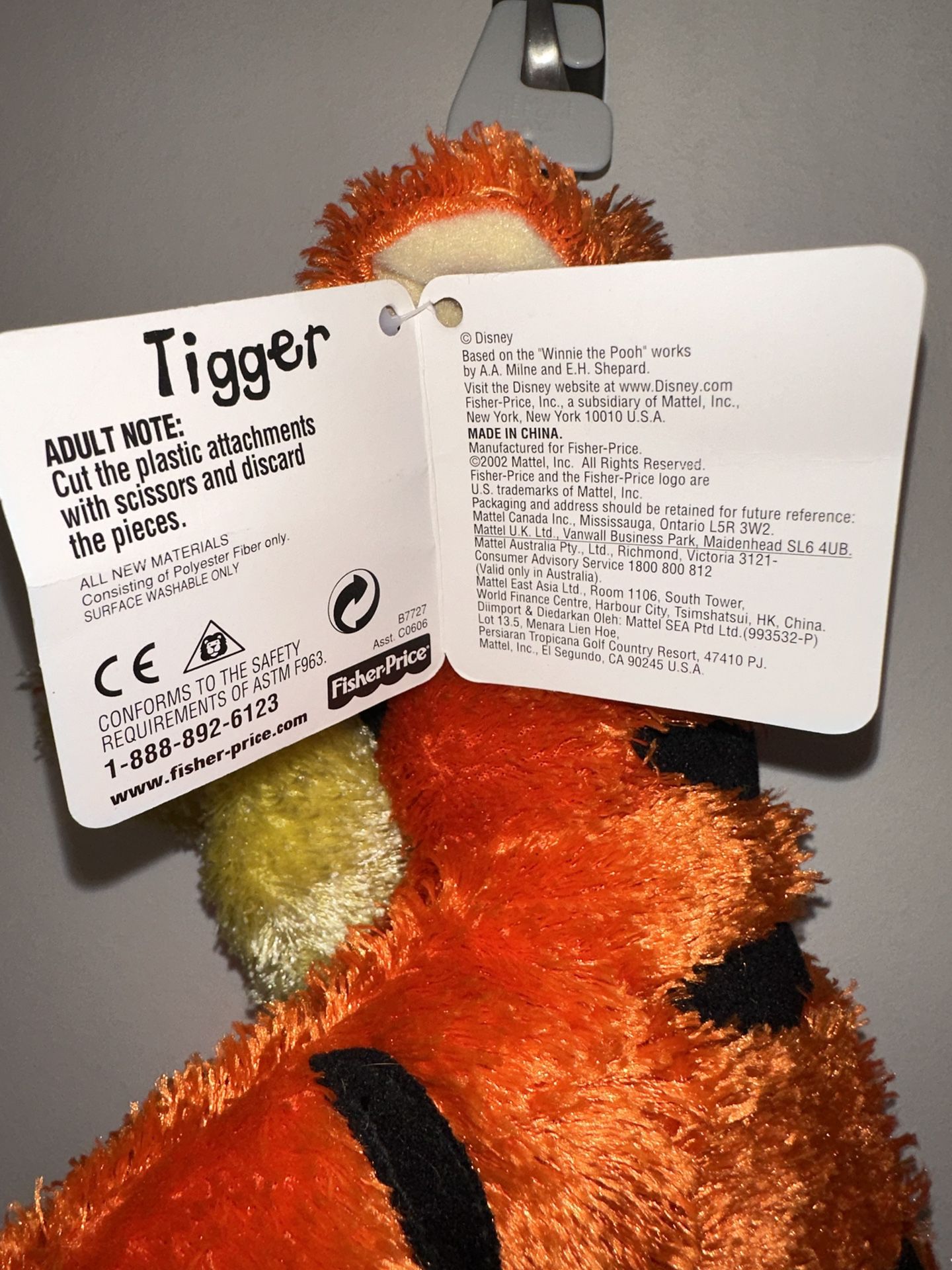 2002 NWT Disney Tigger Plush 19" Fisher Price Mattel Soft Shaggy Bright