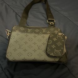 Louis Vuitton Trio Messenger 