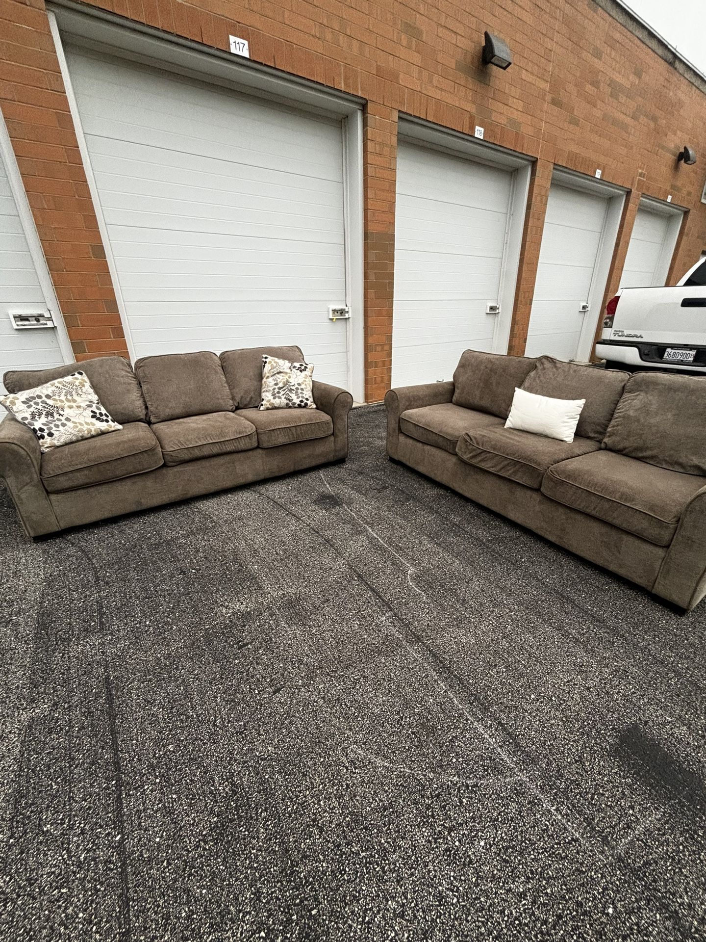 2 Piece Brown Sofa Set *FREE curbside Delivery