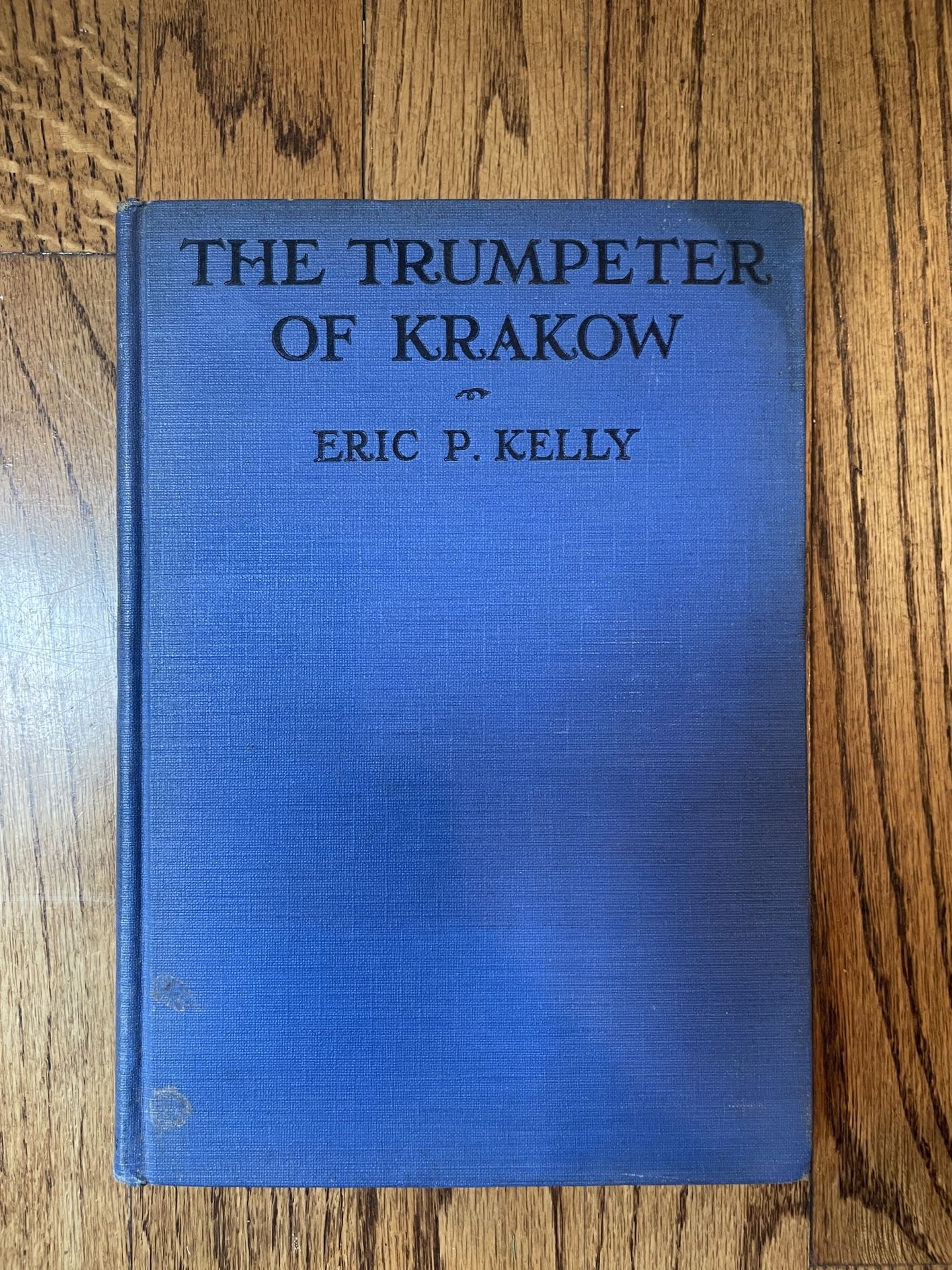 Trumpeter of Krakow Eric P. Kelly SIGNED 1st Edition Newbery 1929 Printing Novel. Condition is pre owned and shows some expected signs of wear for a b
