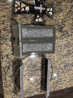 Mirror-Effect Glass Decorations