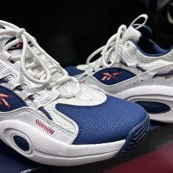 Reeboks Sz 4 Youth/big Kid/mens