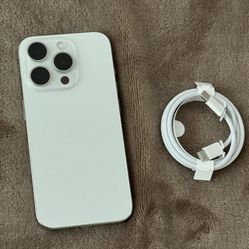 iPhone 15 White Titanium 256 UNLOCKED