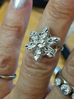 White GOLD FLOWER RING SOLID SZ 6