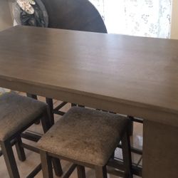 Dining table comedor