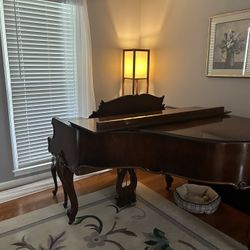 Baby Grand Piano 