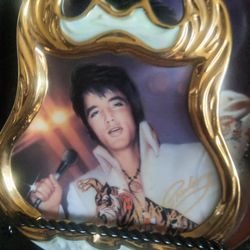 Elvis Presley Plates Old Collectables
