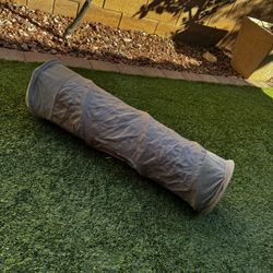 Foldable crinkle play tunnel for cats